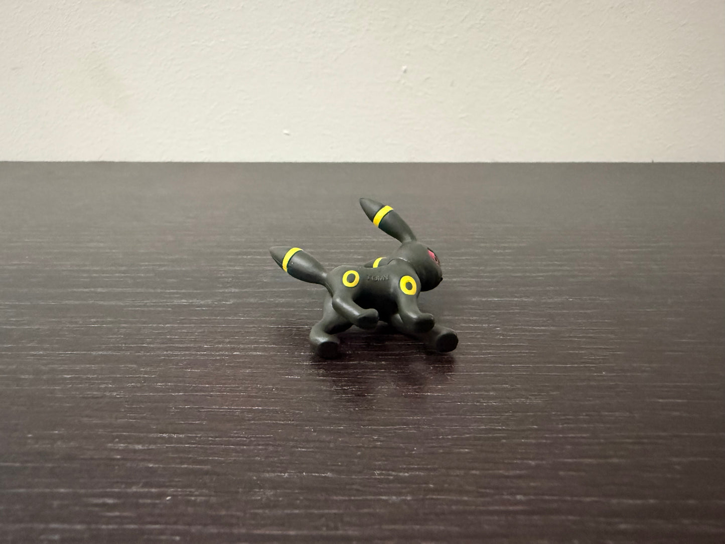 UMBREON MATTE - FIGURE TOMY