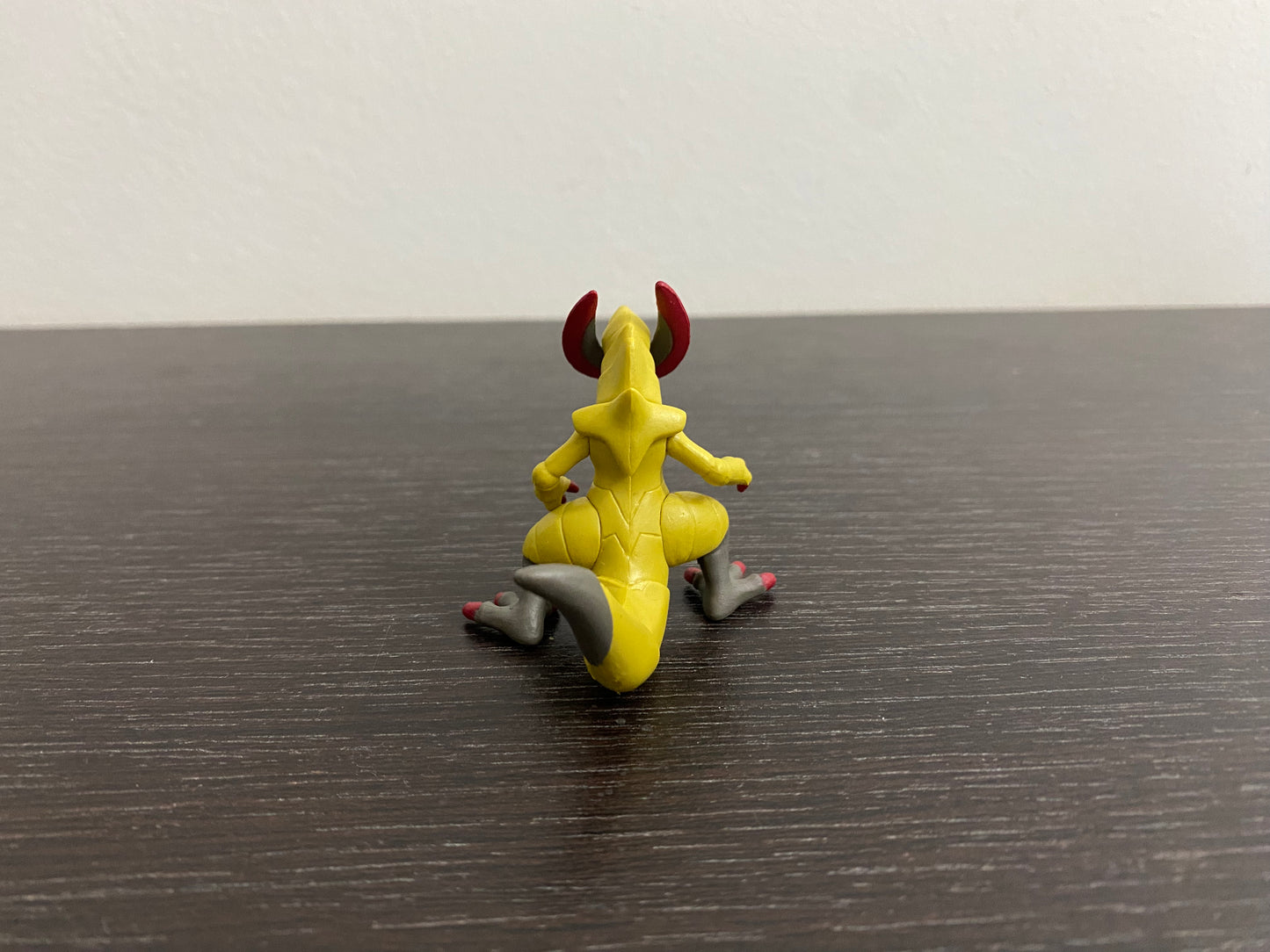 HAXORUS - FIGURE TOMY
