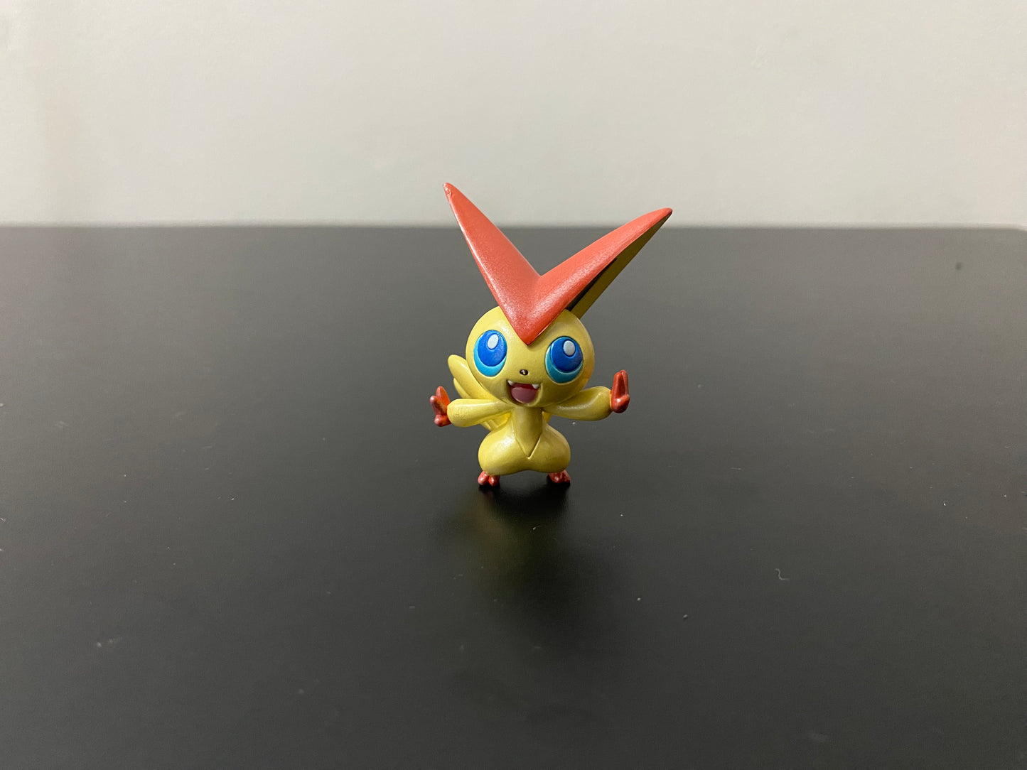 VICTINI PEARLY - FIGURE TOMY