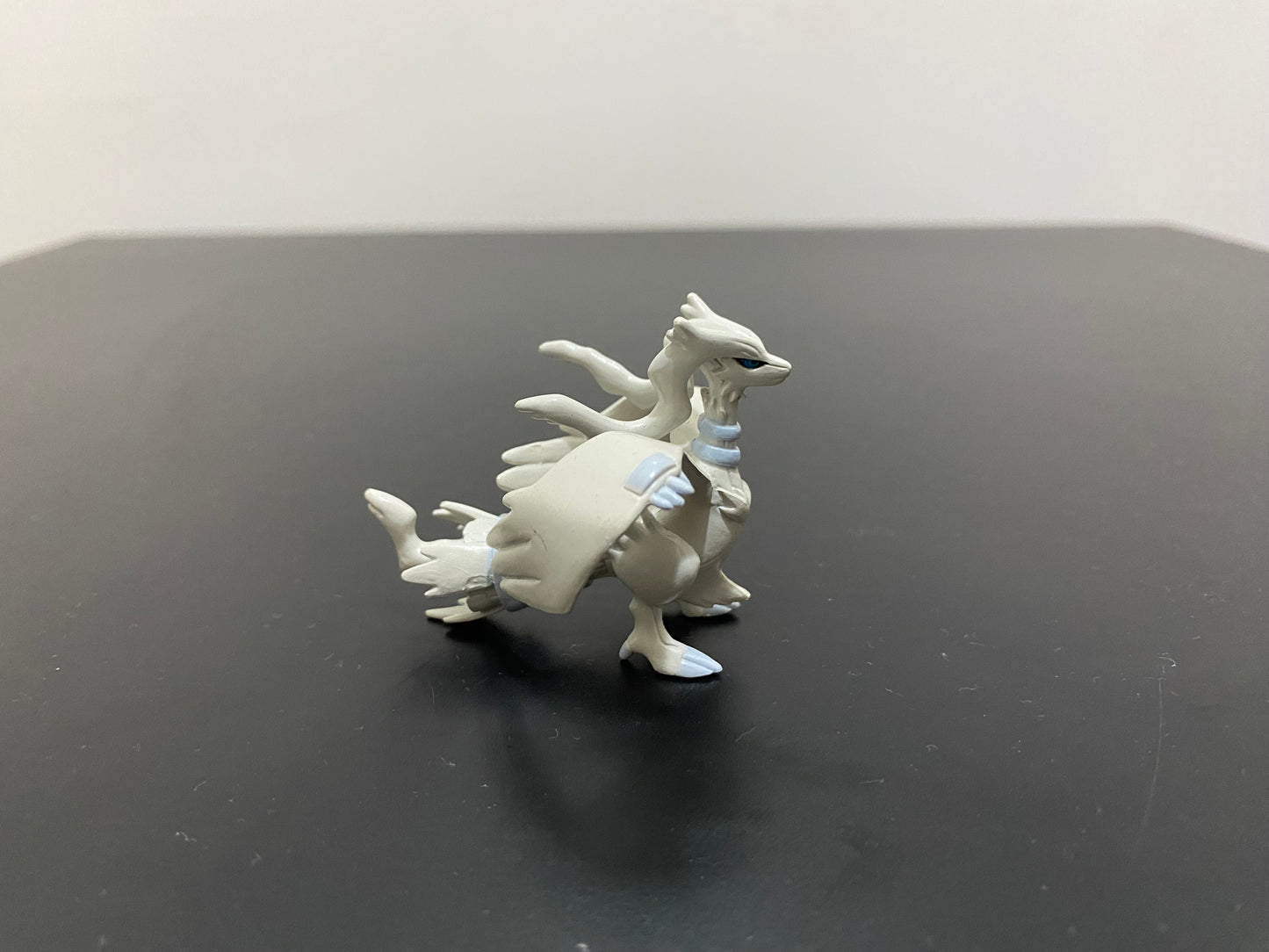 RESHIRAM - FIGURE TOMY CGTSJ