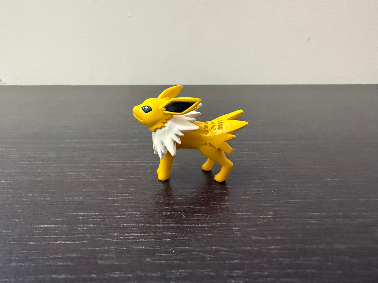 JOLTEON ALTERNATIVE POSE - FIGURE TOMY CGTSJ