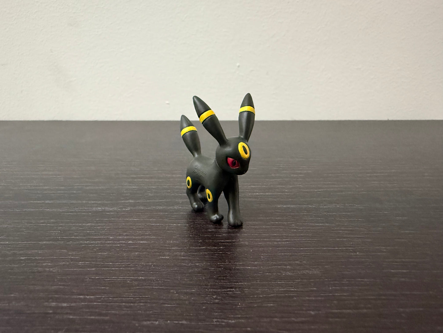 UMBREON MATTE - FIGURE TOMY