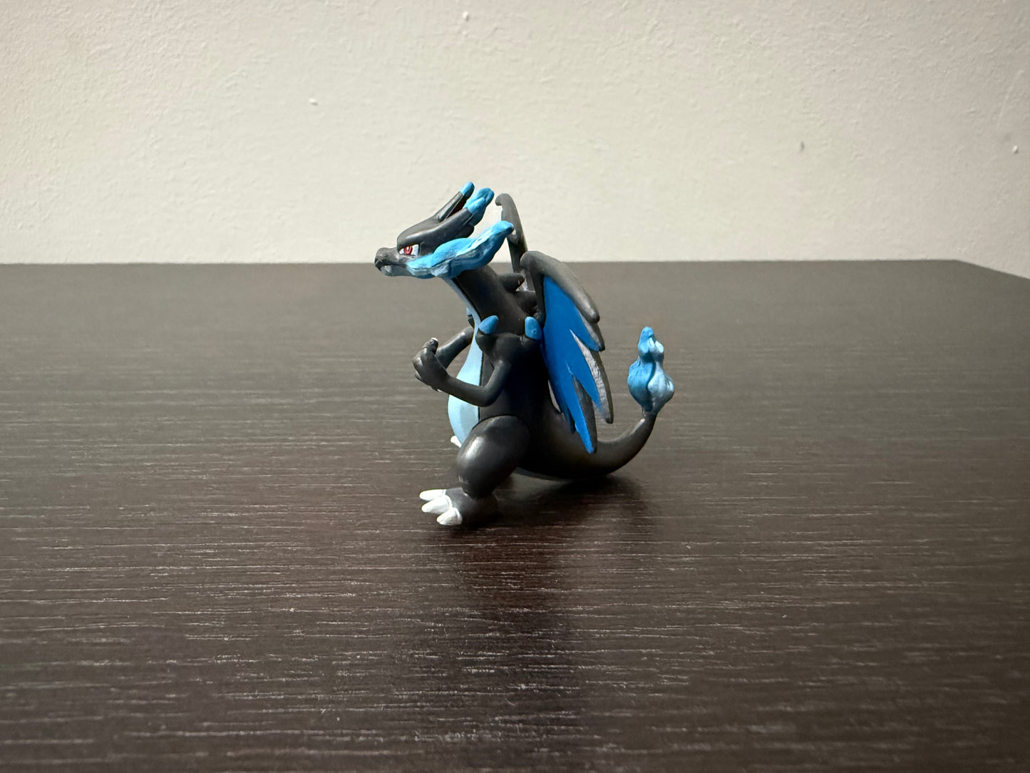 MEGA CHARIZARD X - FIGURE TOMY