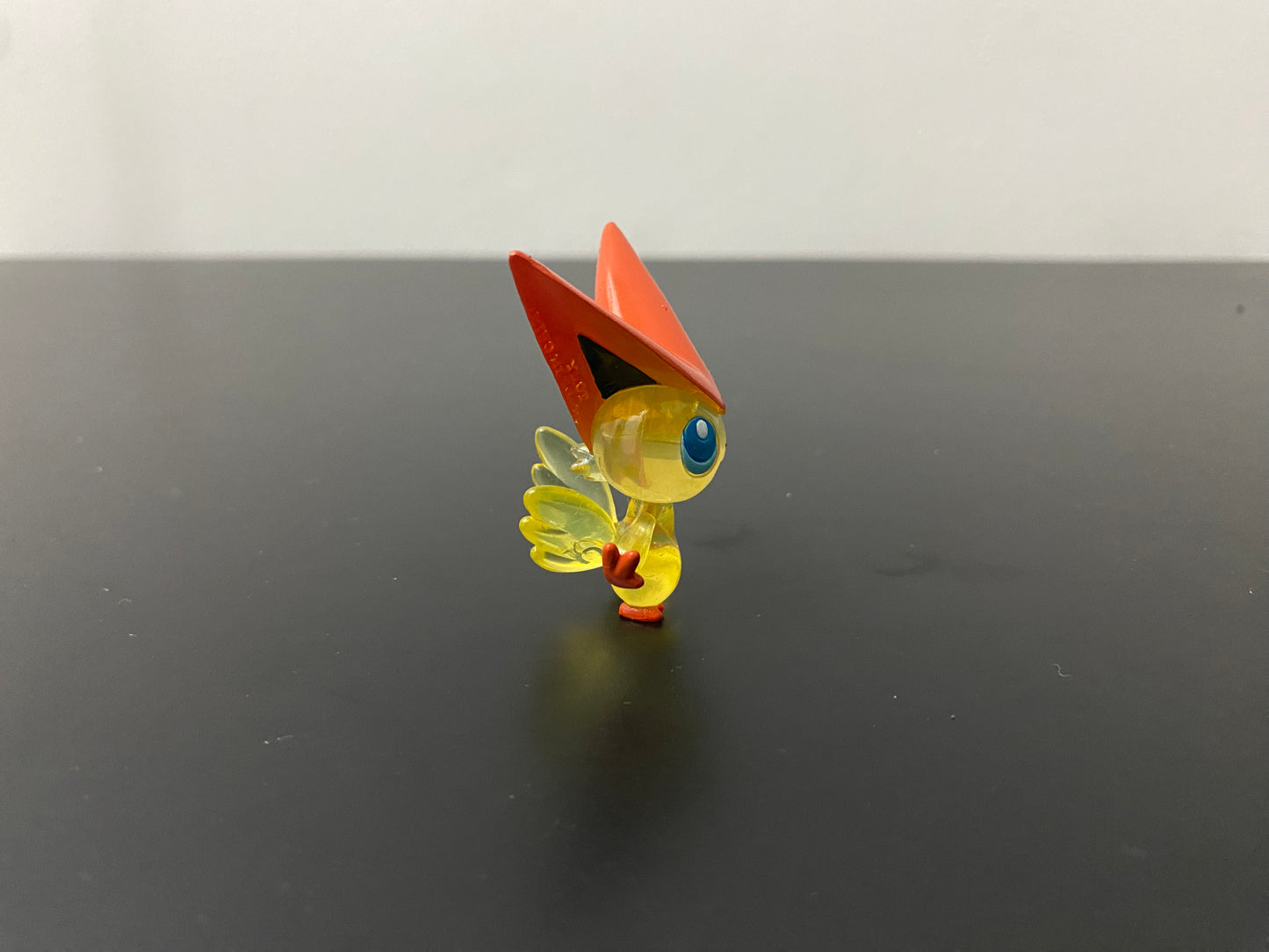 VICTINI CLEAR - FIGURE TOMY