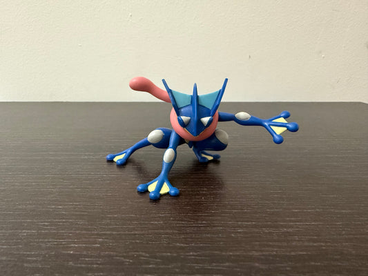 GRENINJA HYPER SIZE - FIGURE TOMY