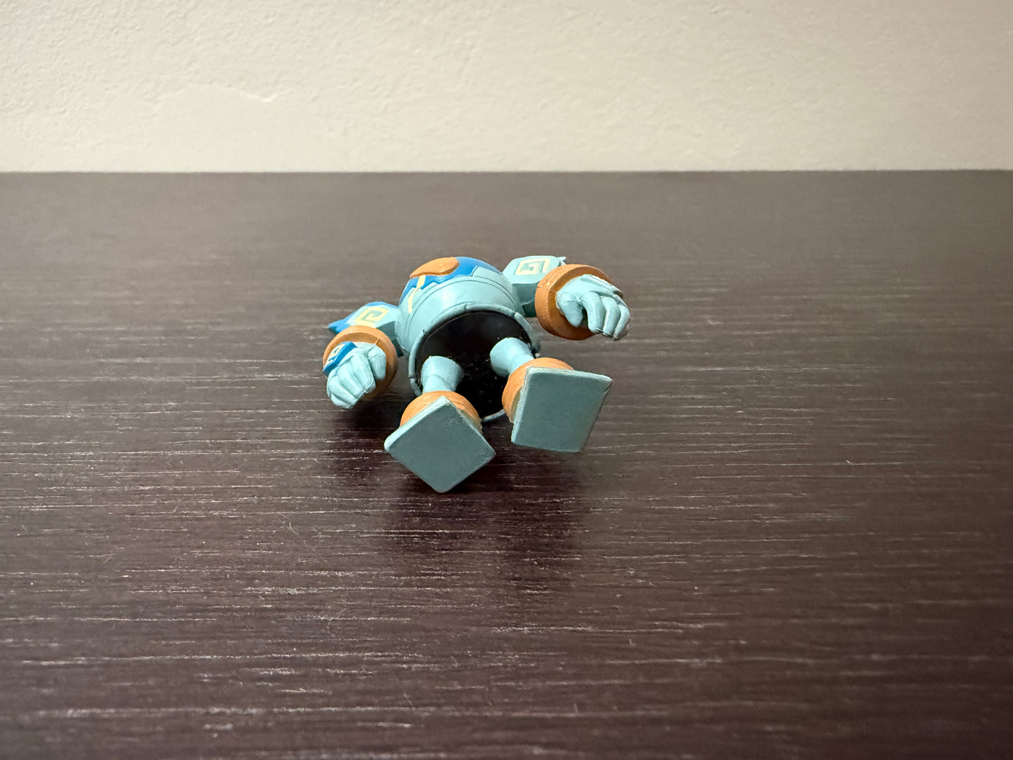 GOLURK - FIGURE TOMY