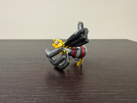 GIRATINA ORIGINAL FORM BATTLE POSE 2008 - FIGURE TOMY