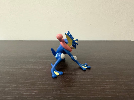 GRENINJA HYPER SIZE - FIGURE TOMY