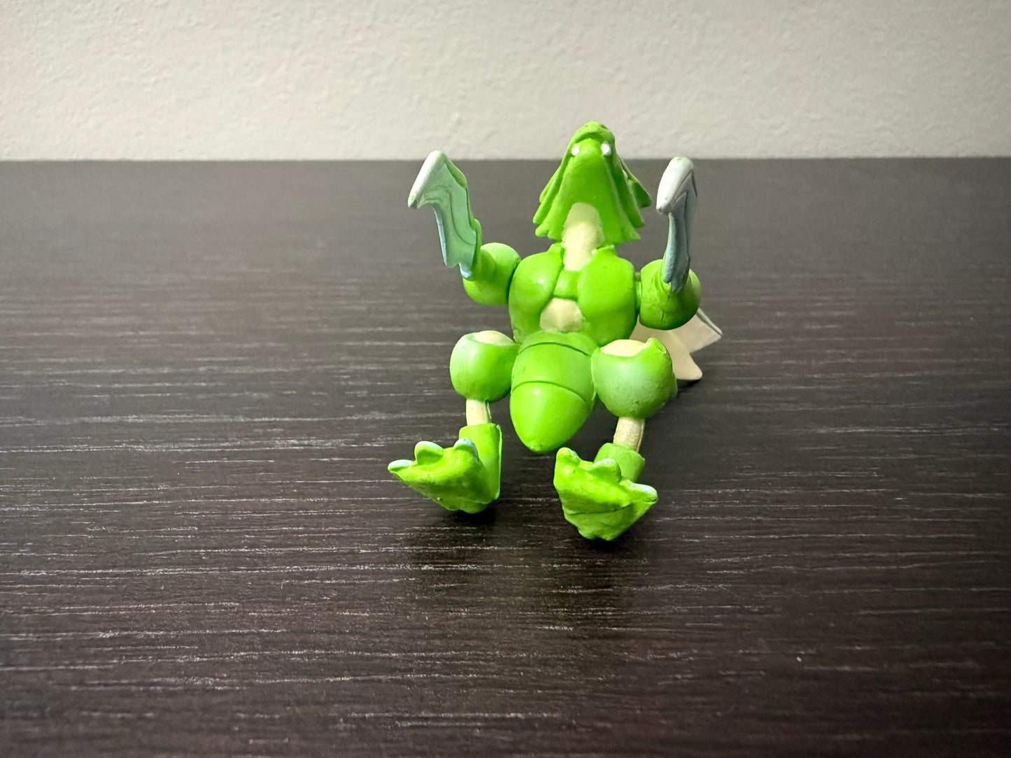 SCYTHER - FIGURE TOMY CGTSJ