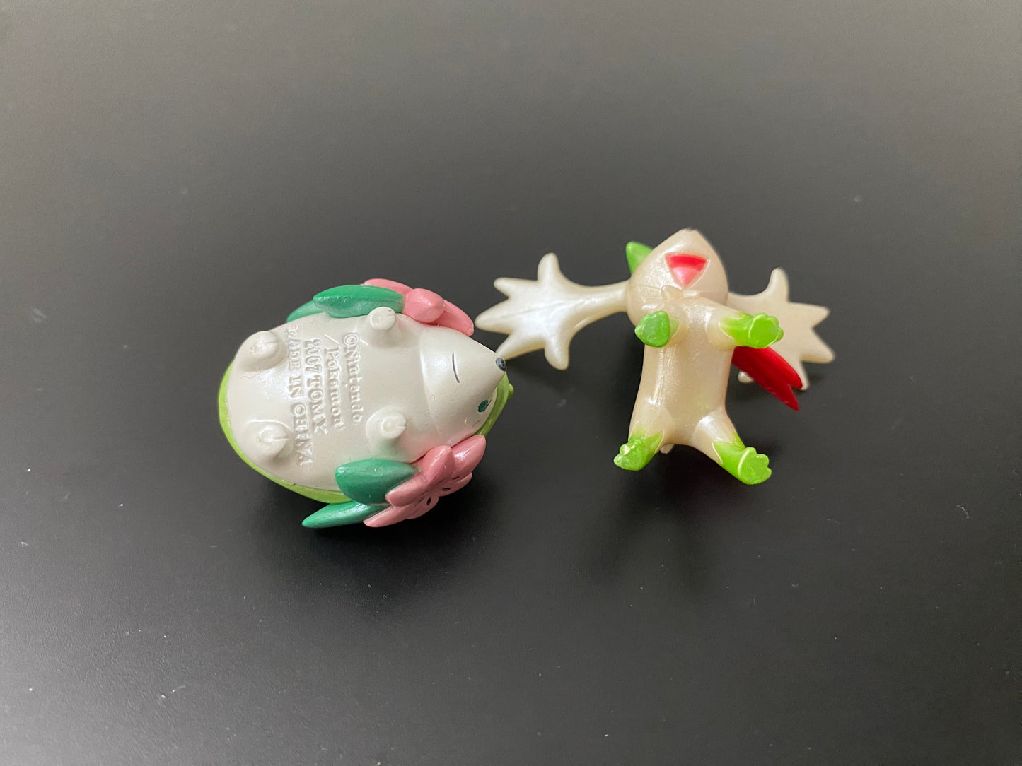 SHAYMIN SKY FORM & SHAYMIN PEARLY - FIGURE TOMY CGTSJ