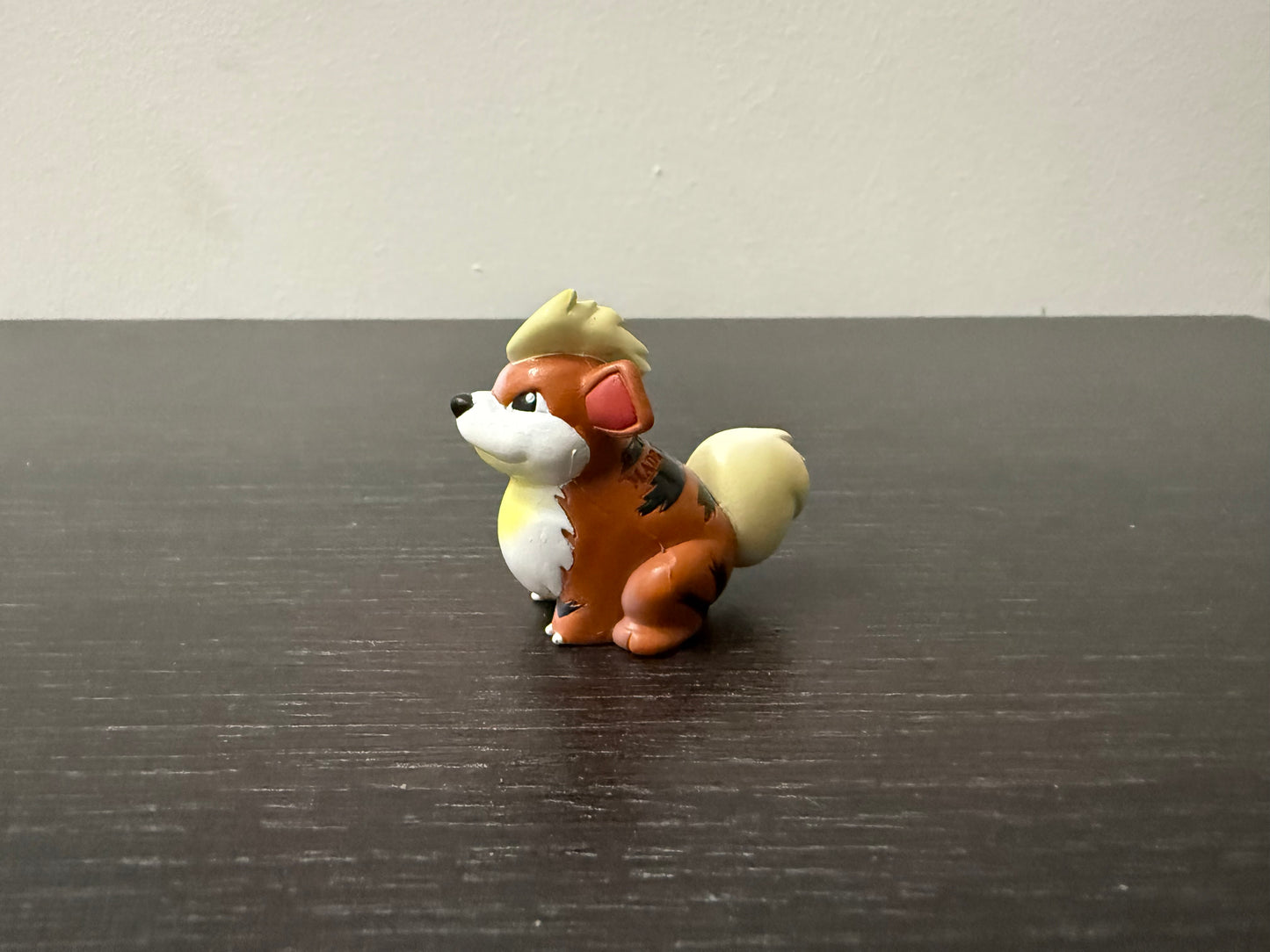 GROWLITHE - FIGURE TOMY CGTSJ