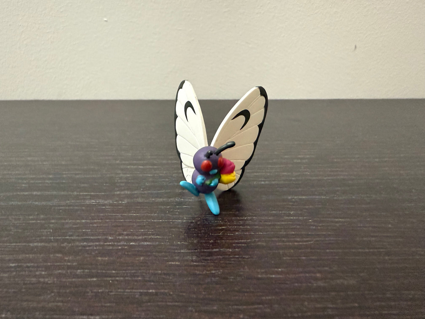 BUTTERFREE - FIGURE TOMY ARTS