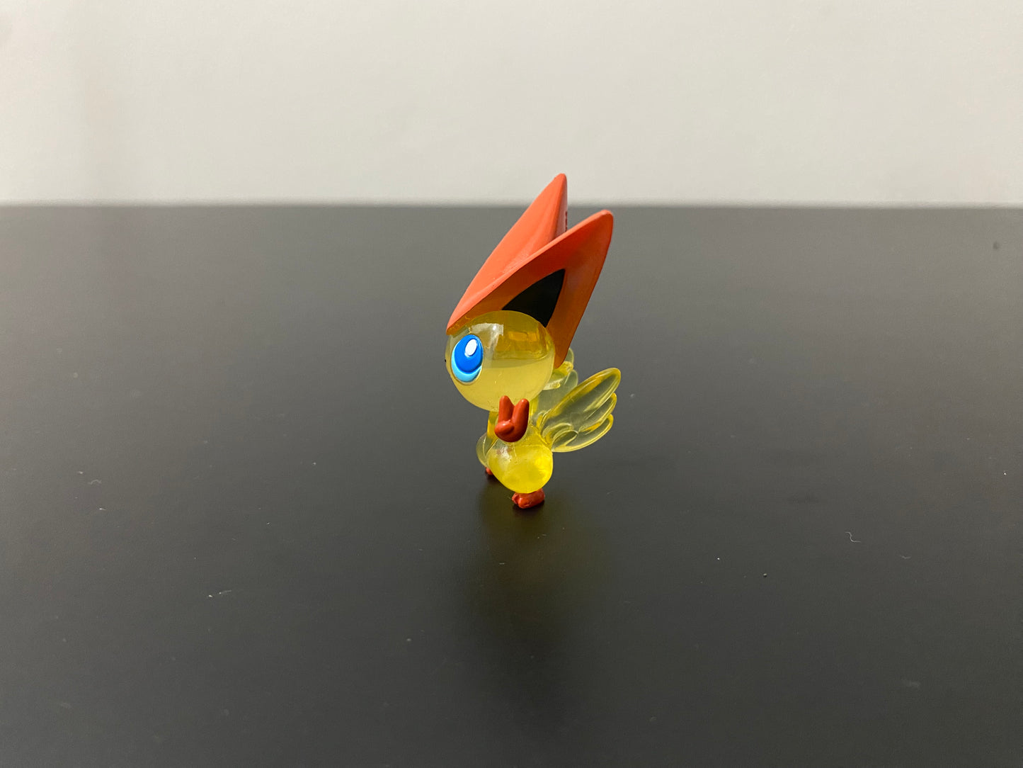 VICTINI CLEAR - FIGURE TOMY