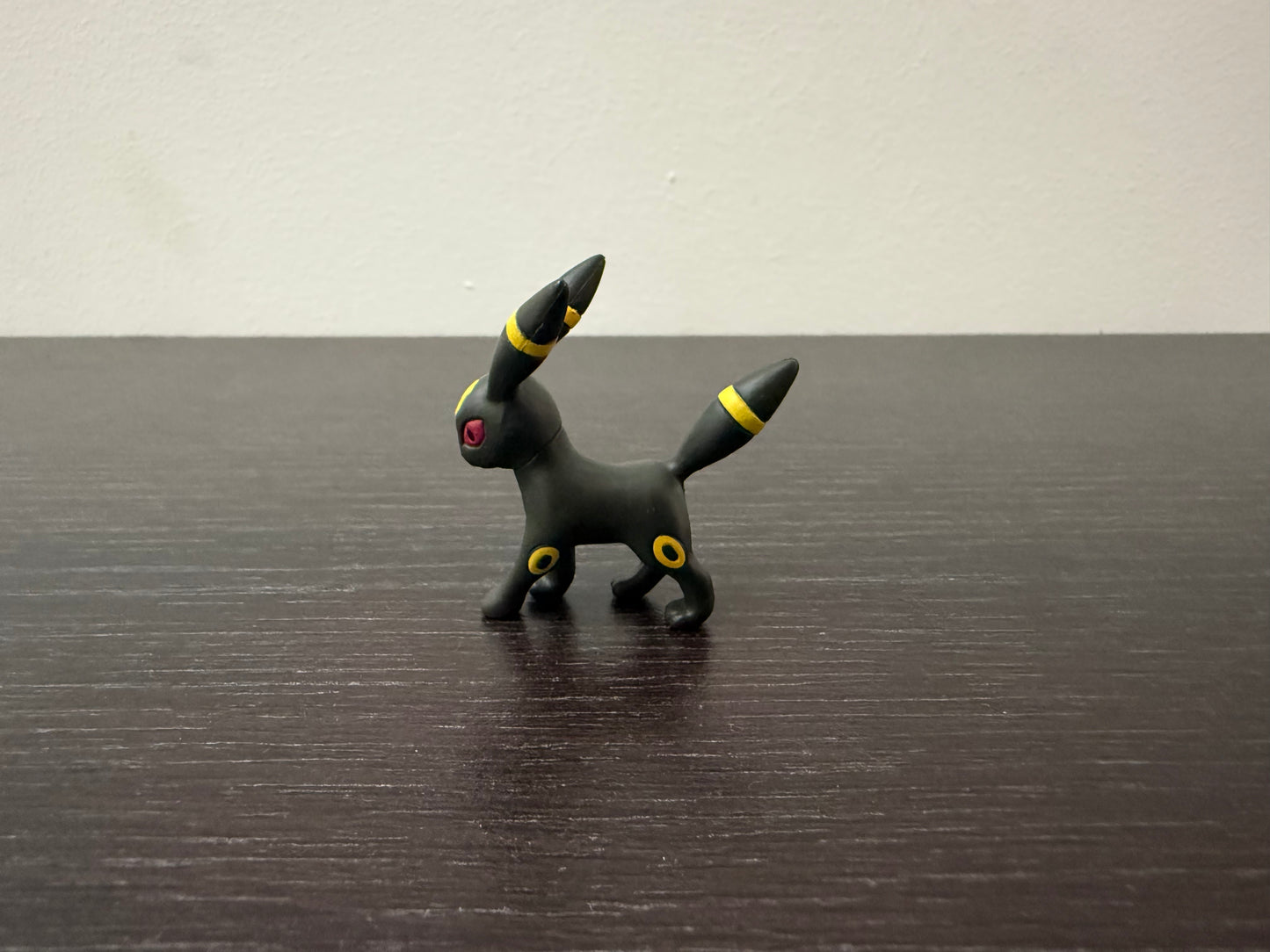UMBREON MATTE - FIGURE TOMY