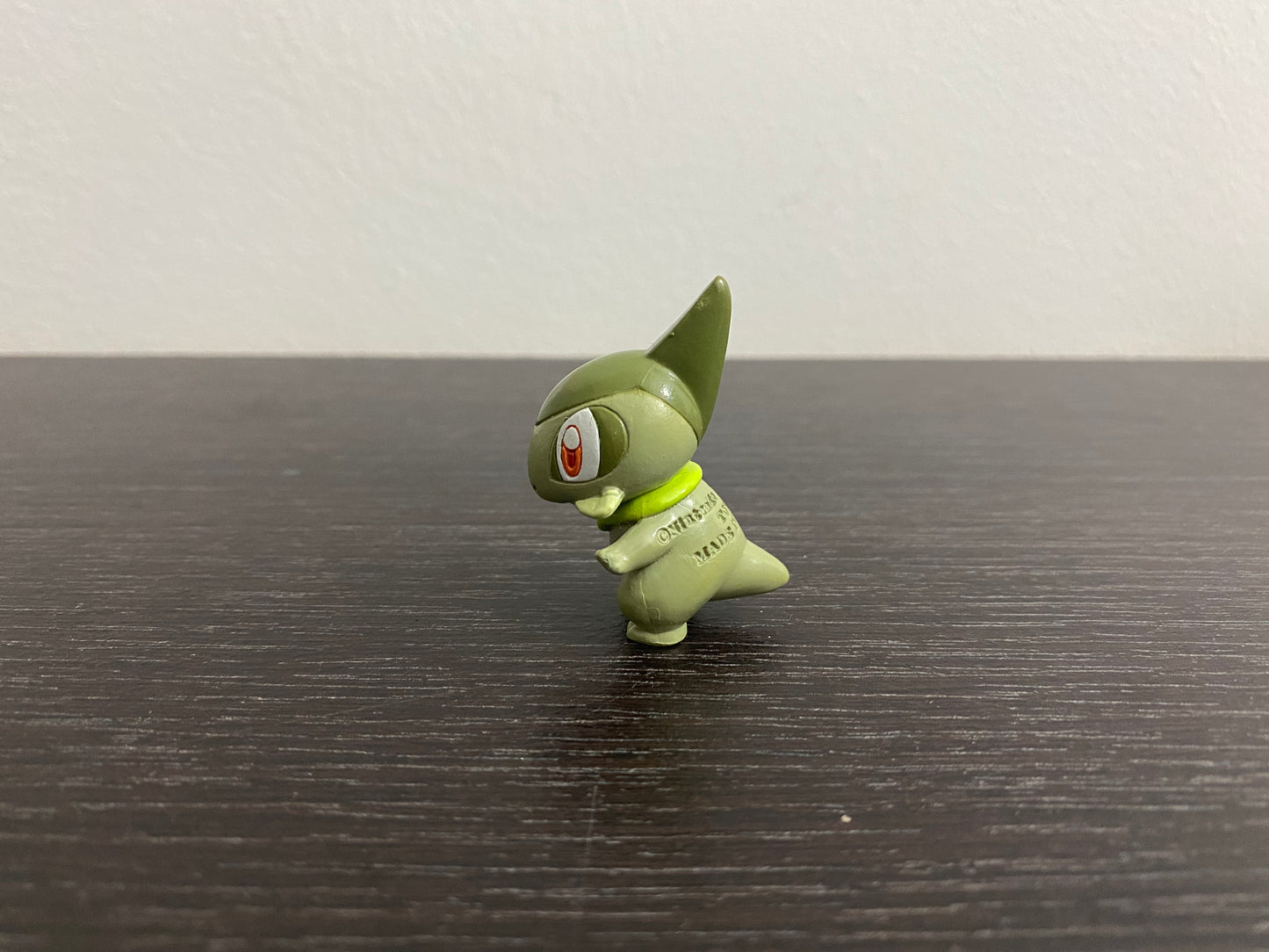 AXEW - FIGURE TOMY