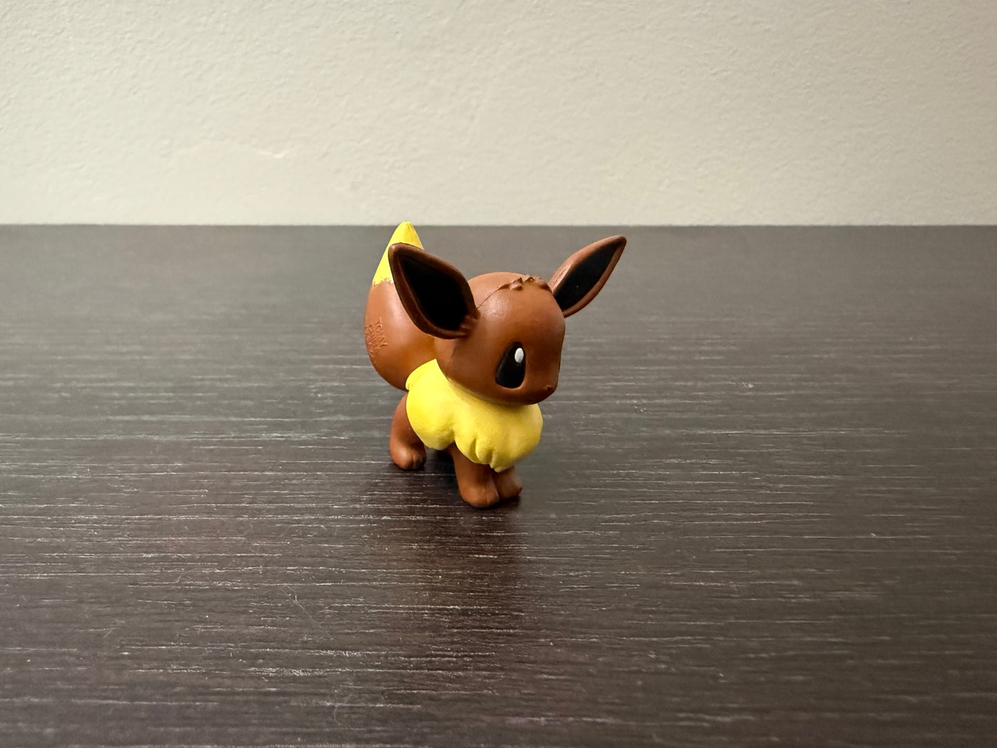 EEVEE NEW POSE - FIGURE TOMY