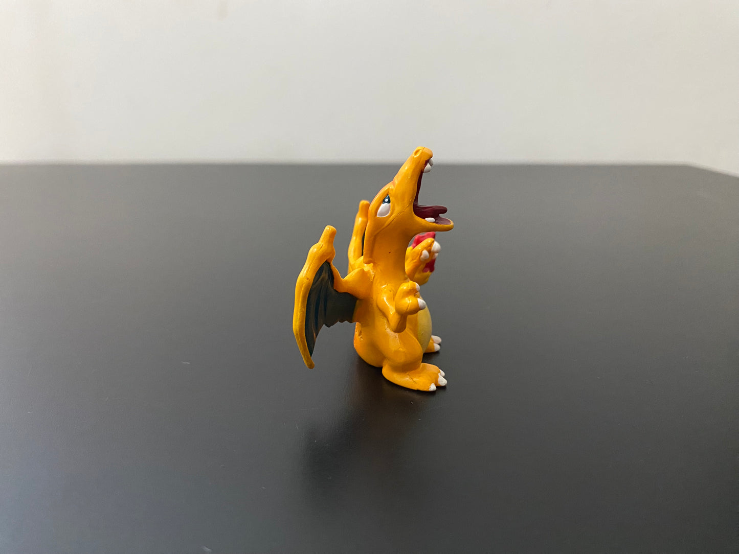 CHARIZARD - FIGURE TOMY CGTSJ