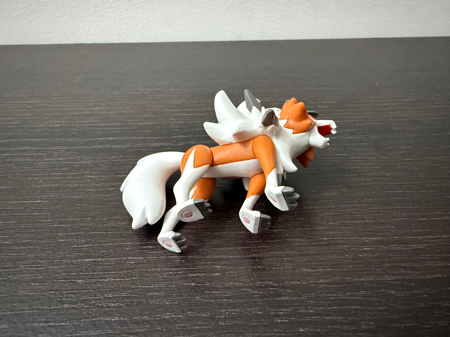 LYCANROC DUSK FORM HYPER SIZE - FIGURE TOMY