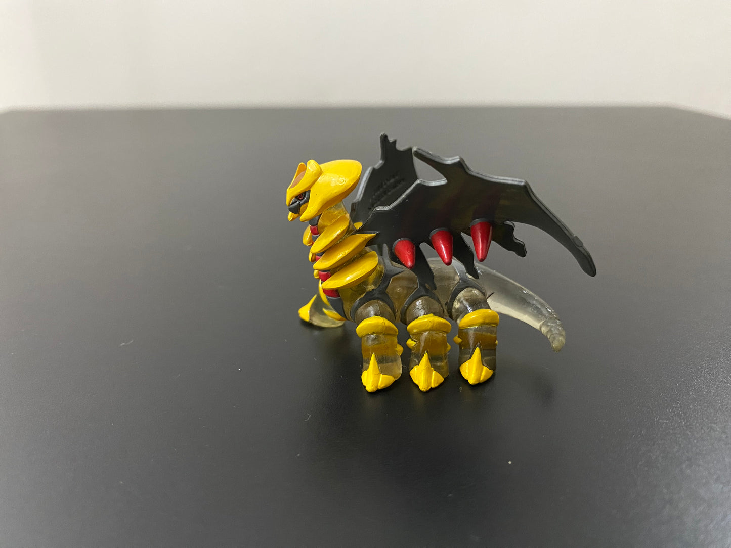 GIRATINA ALTERNATIVE POSE CLEAR - FIGURE TOMY CGTSJ