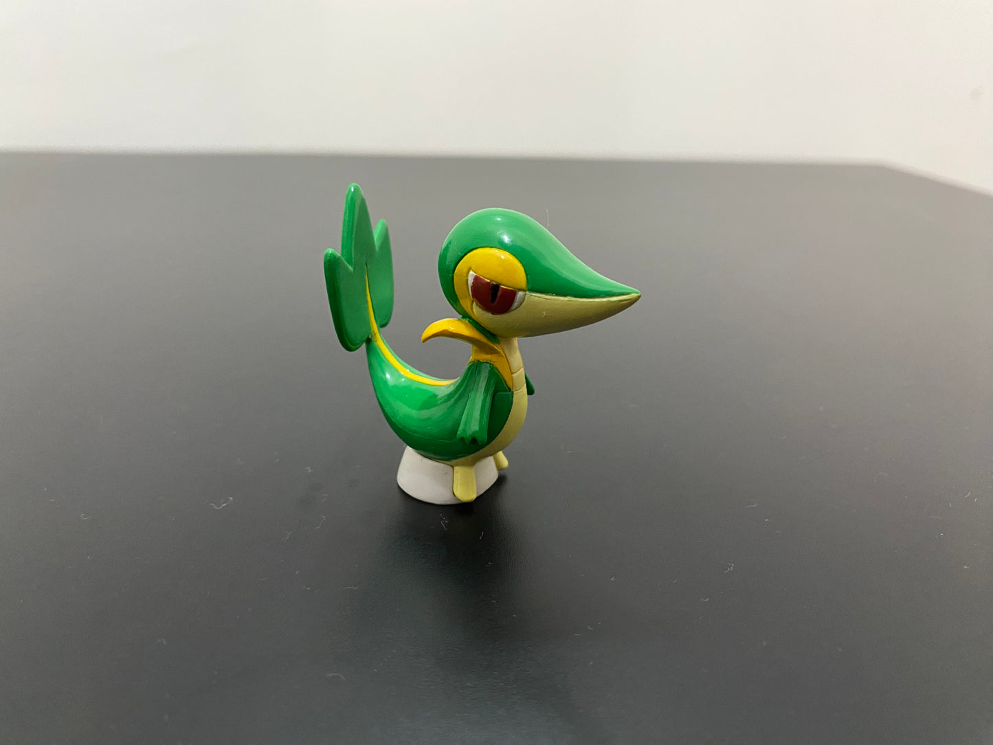 SNIVY - FIGURE TOMY