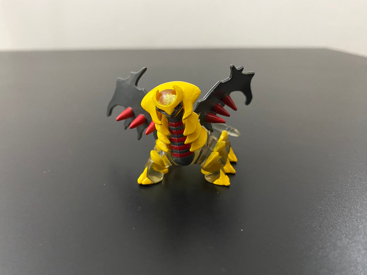 GIRATINA ALTERNATIVE POSE CLEAR - FIGURE TOMY CGTSJ