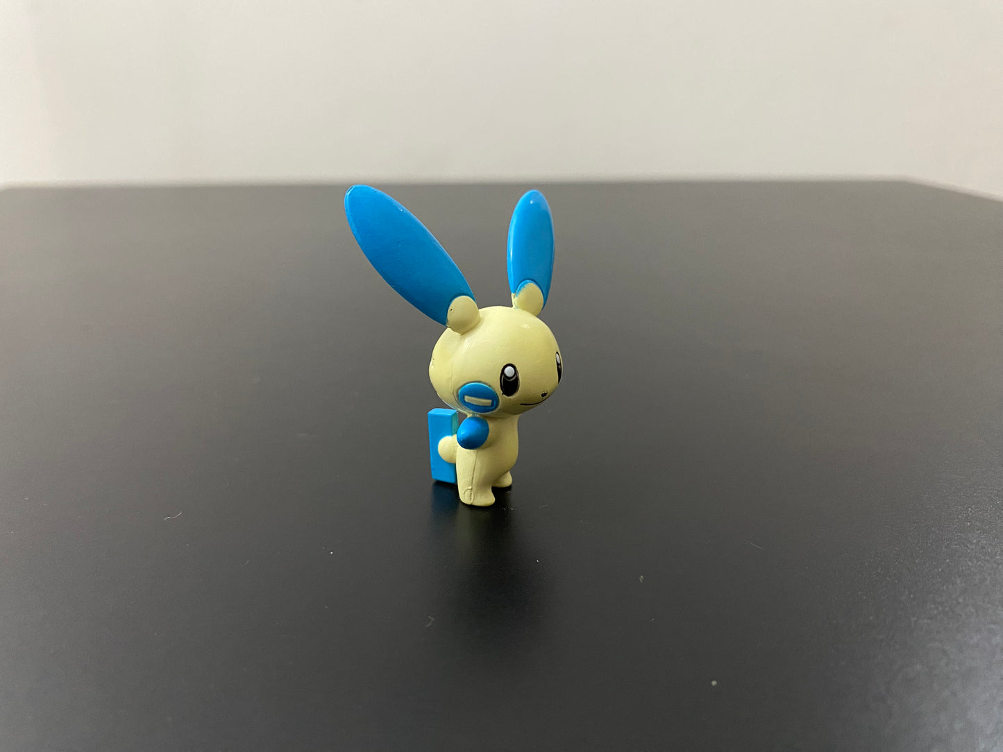 MINUN 2004 - FIGURE TOMY CGTSJ