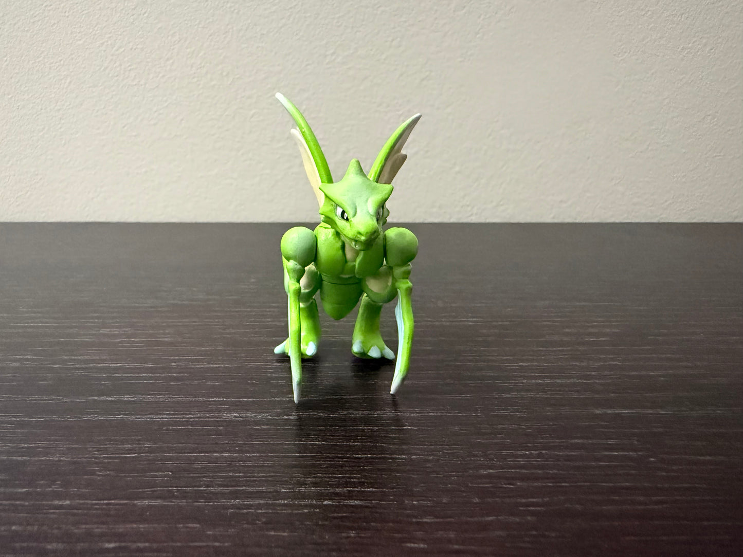 SCYTHER - FIGURE TOMY CGTSJ