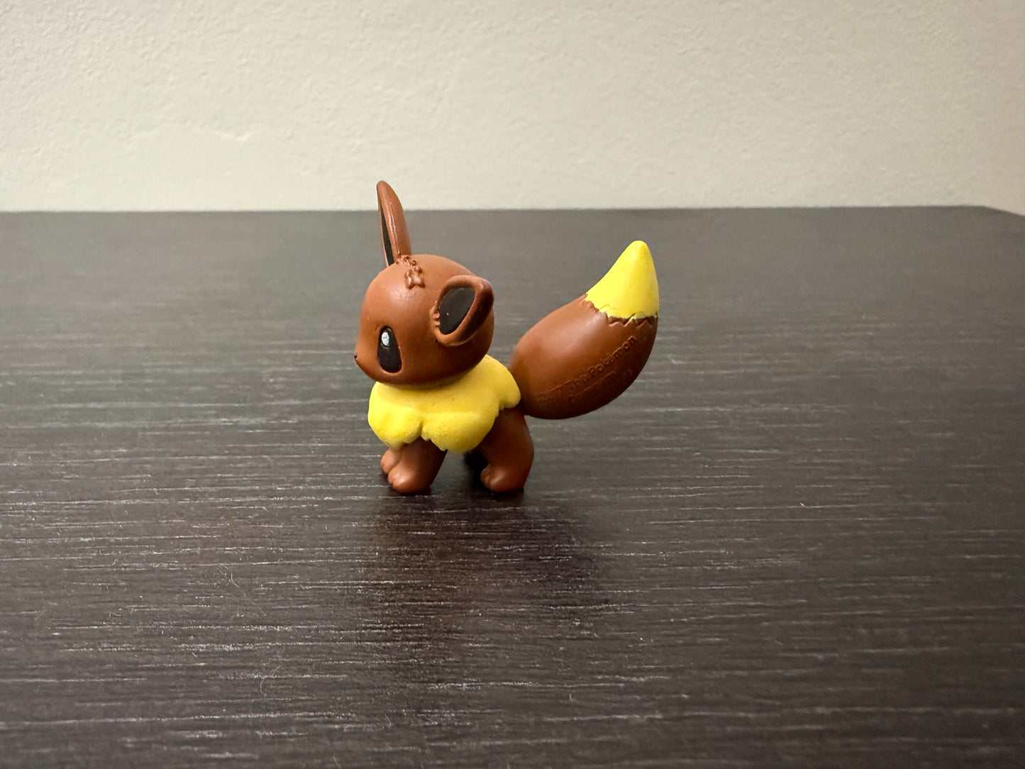 EEVEE NEW POSE - FIGURE TOMY