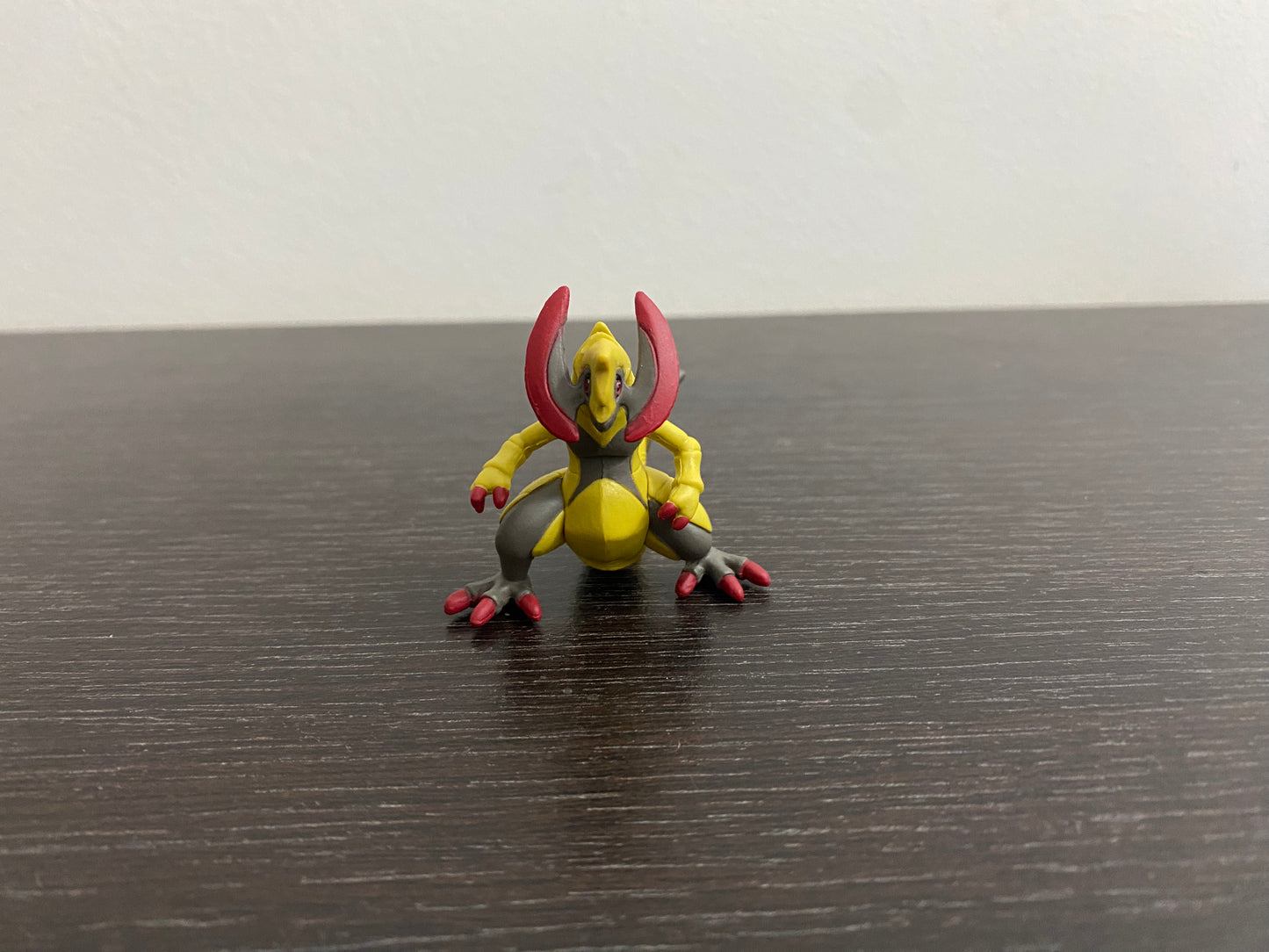 HAXORUS - FIGURE TOMY