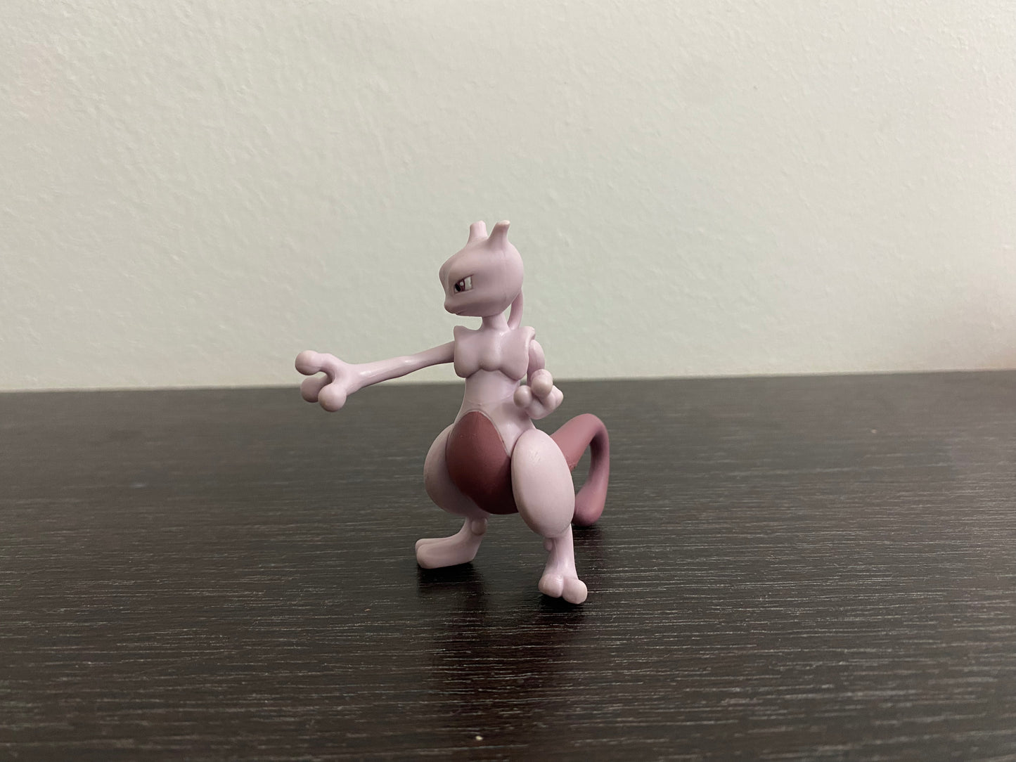 MEWTWO BATTLE POSE - FIGURE TOMY