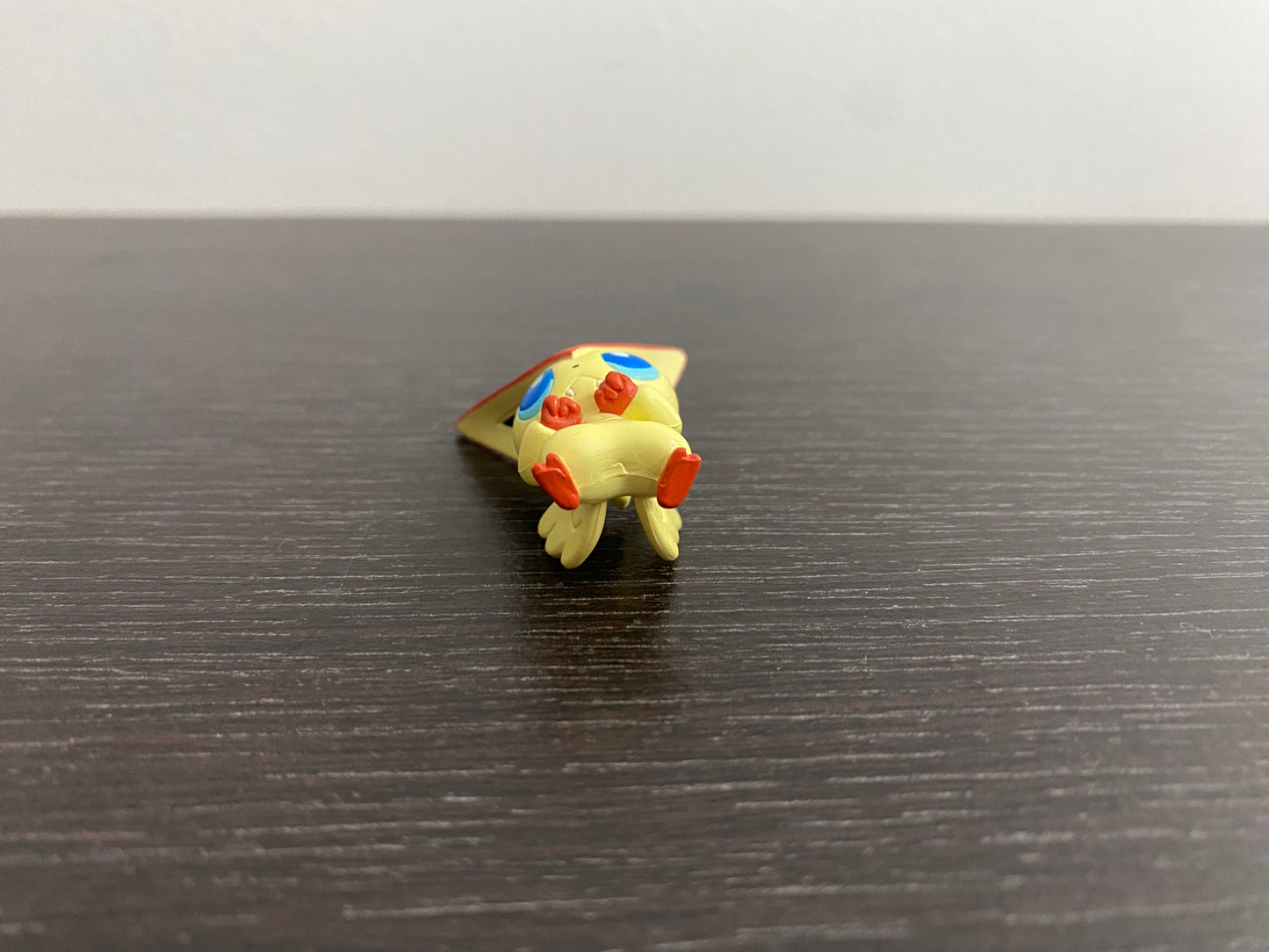 VICTINI BATTLE POSE - FIGURE TOMY CGTSJ