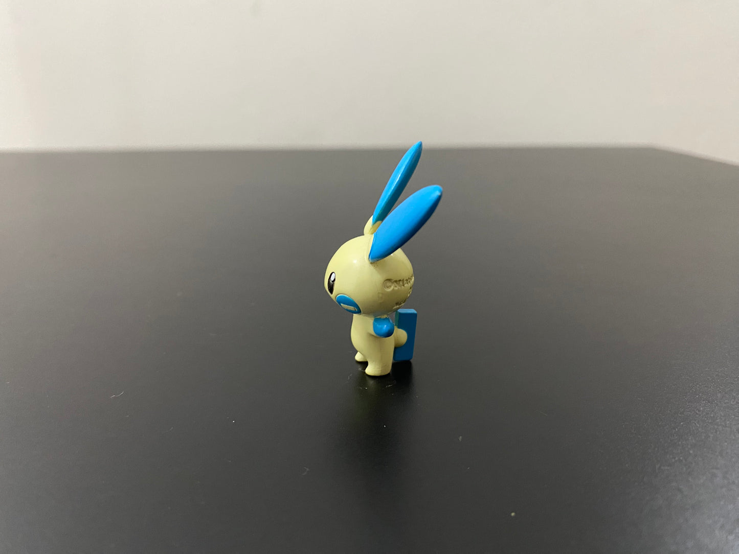 MINUN 2004 - FIGURE TOMY CGTSJ