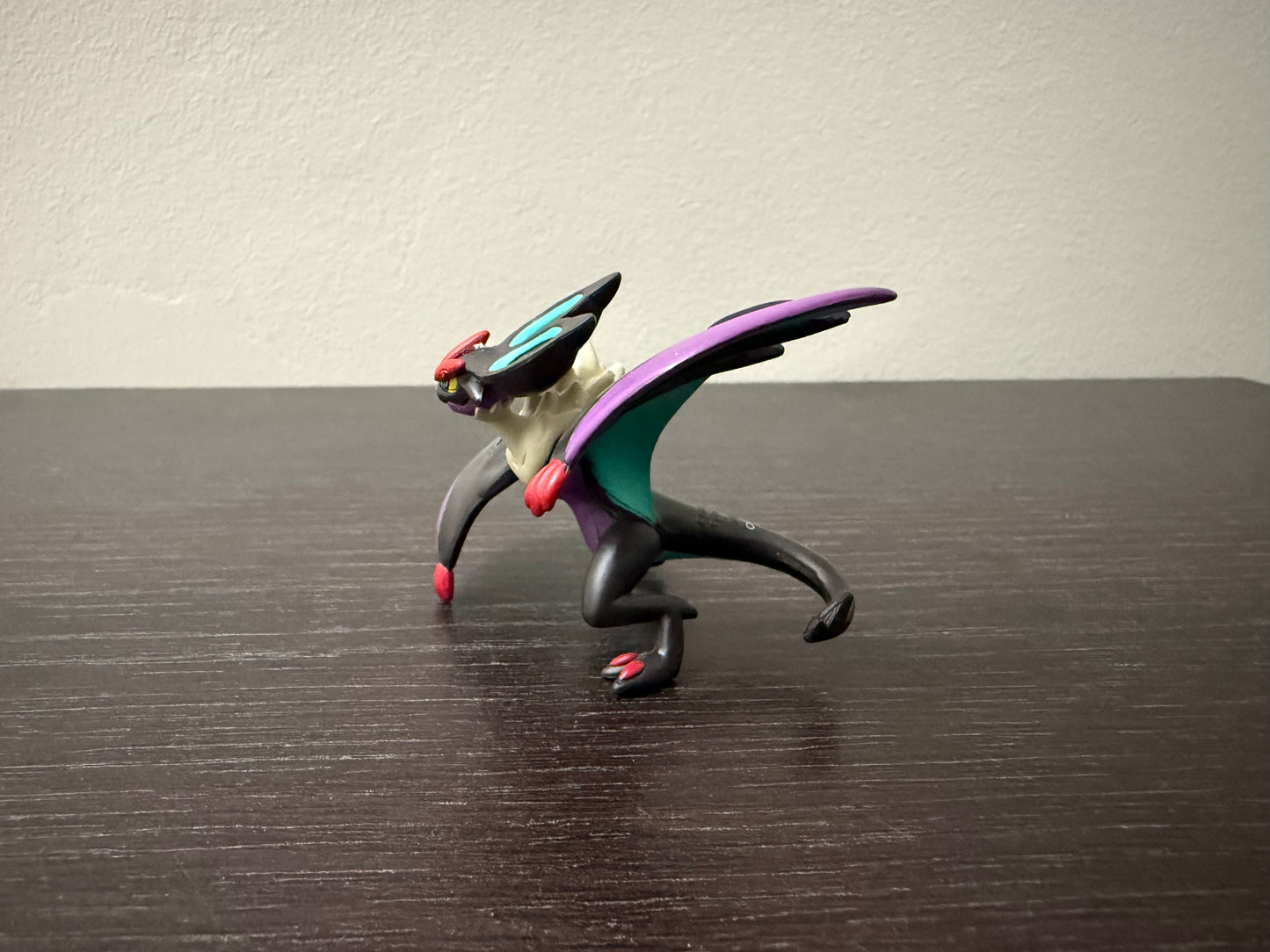 NOIVERN ALTERNATIVE POSE - FIGURE TOMY