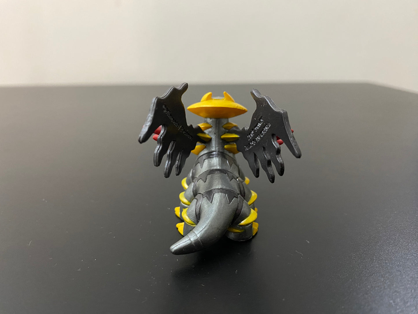 GIRATINA METALLIC - FIGURE TOMY CGTSJ