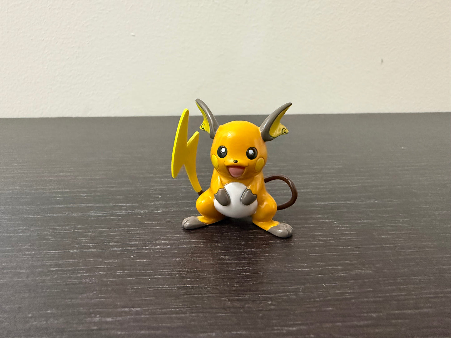 RAICHU ALTERNATIVE POSE - FIGURE TOMY