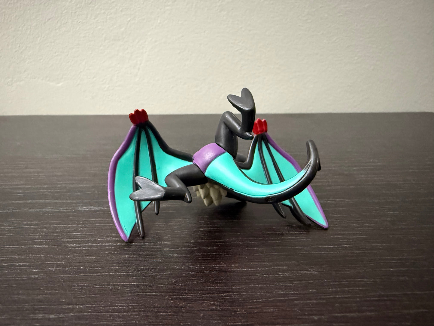 NOIVERN ALTERNATIVE POSE - FIGURE TOMY