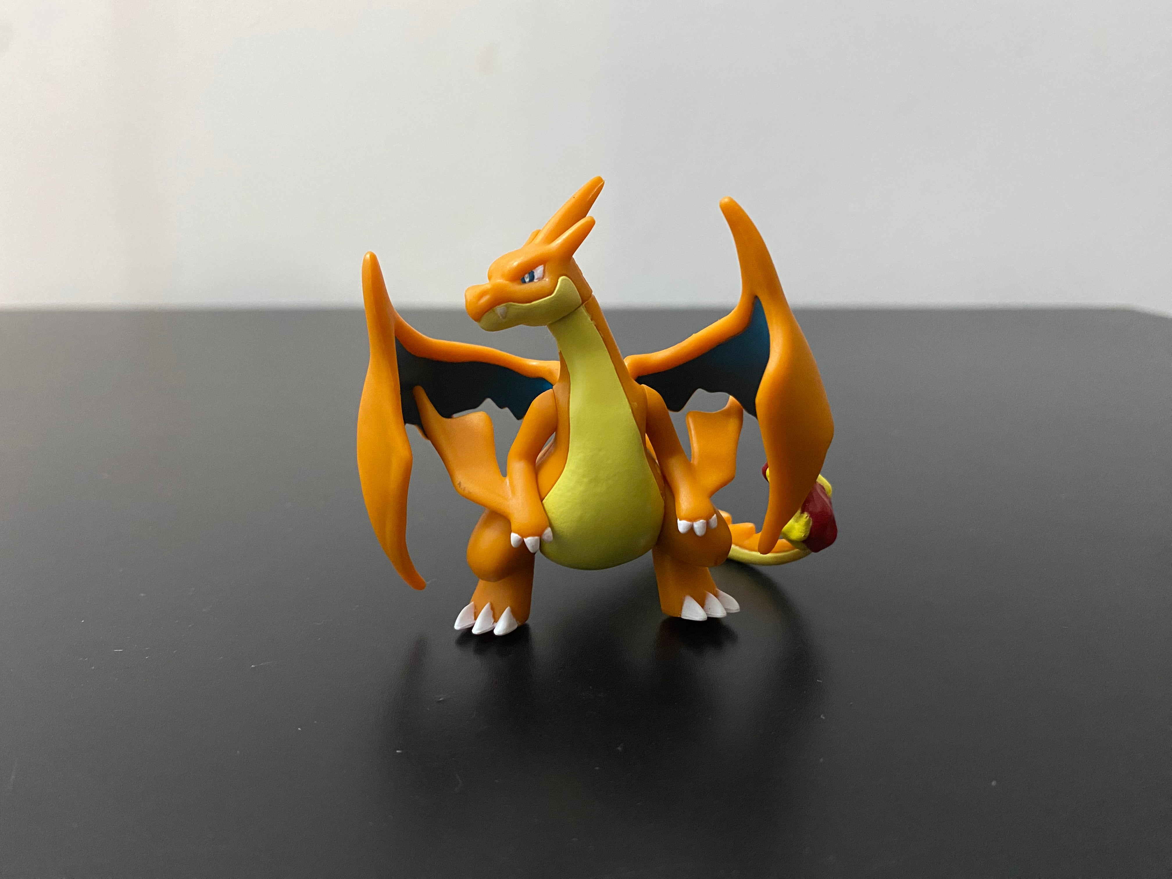 Hyper Size MEGA CHARIZARD Y HYPER SIZE - FIGURE TOMY – Academynerd