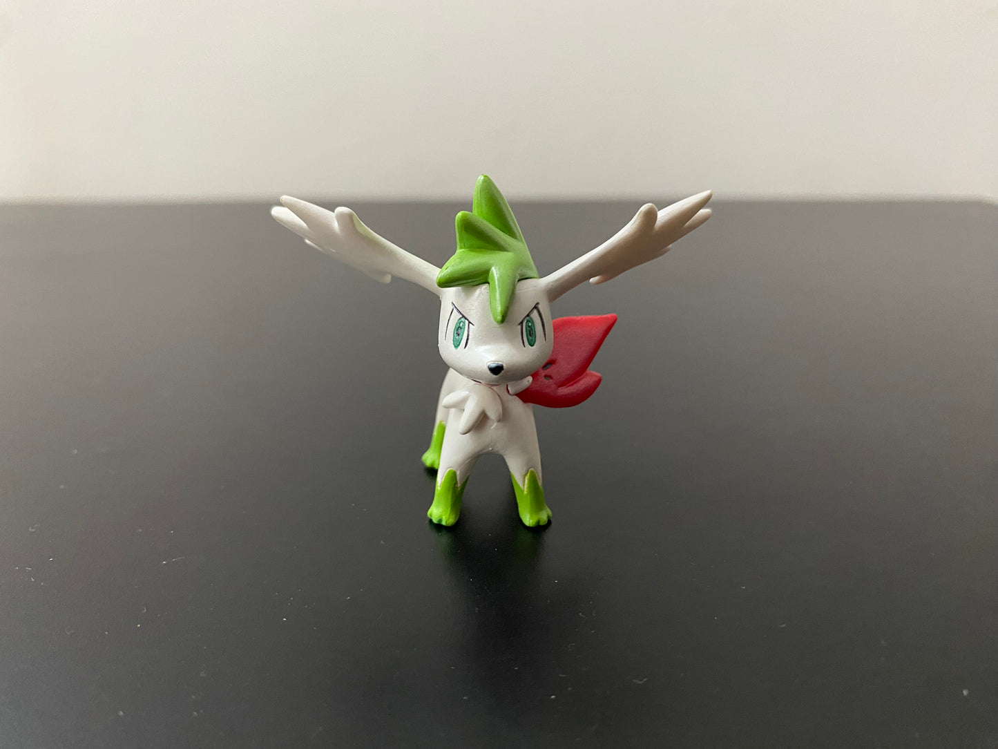 SHAYMIN SKY FORM - FIGURE TOMY CGTSJ