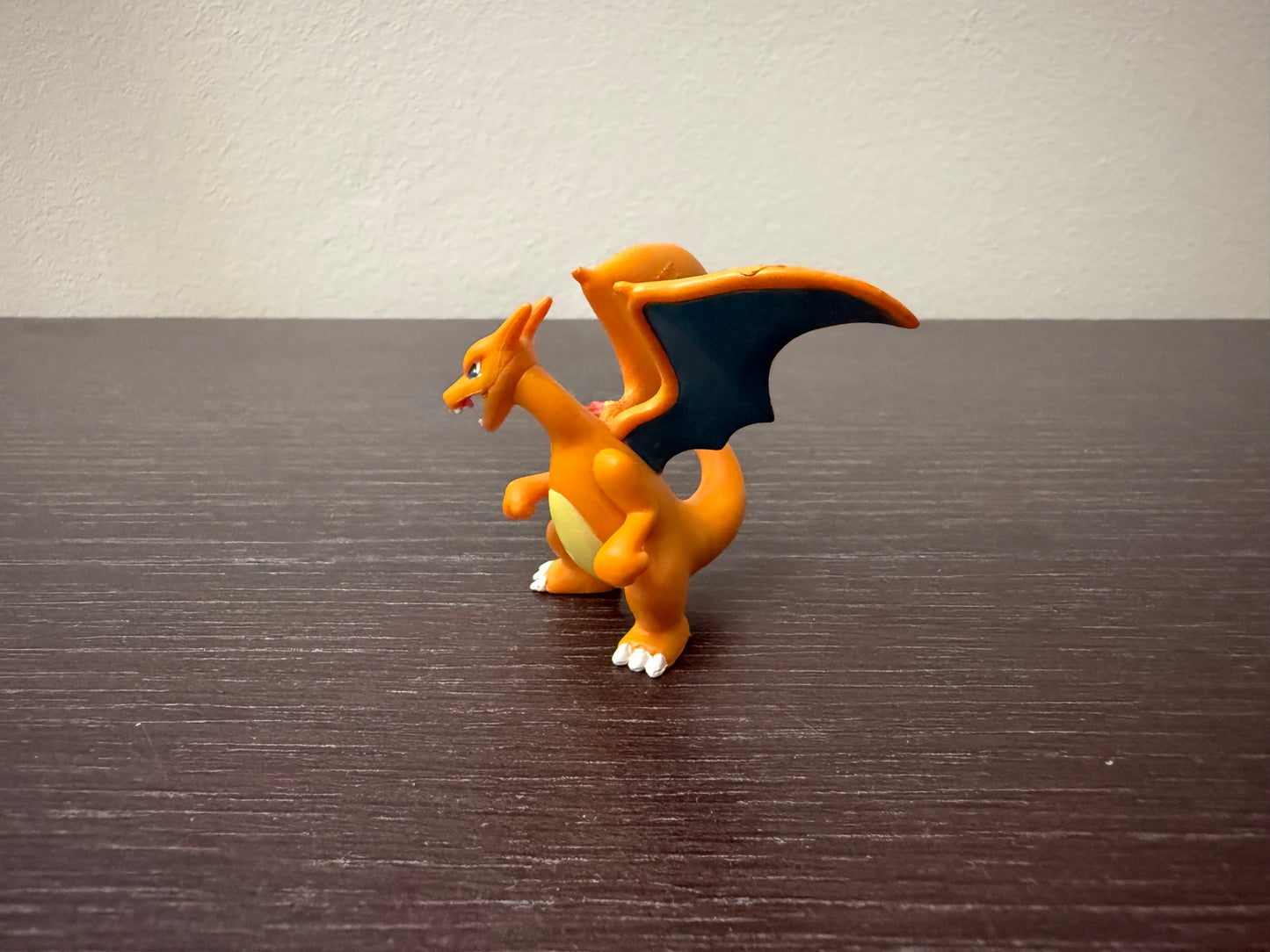 CHARIZARD NEW POSE - FIGURE TOMY