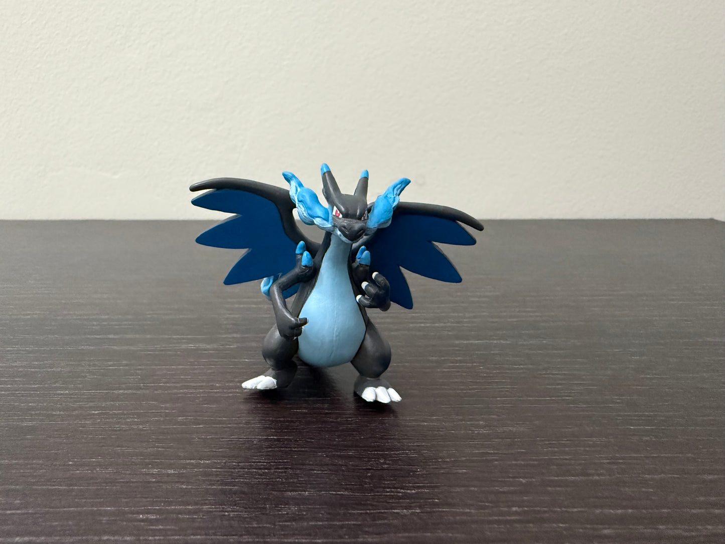 MEGA CHARIZARD X - FIGURE TOMY