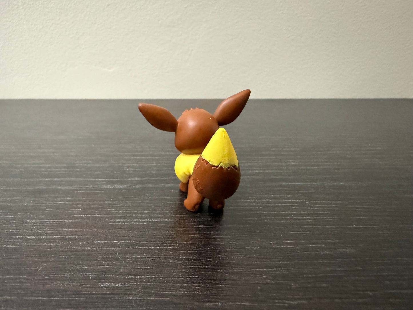 EEVEE NEW POSE - FIGURE TOMY
