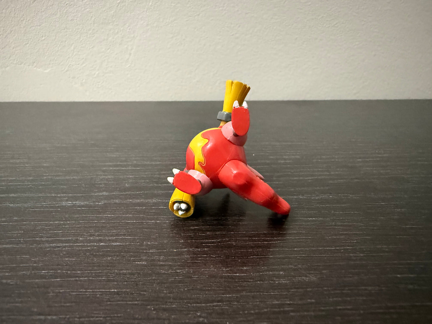 MAGMORTAR - FIGURE TOMY