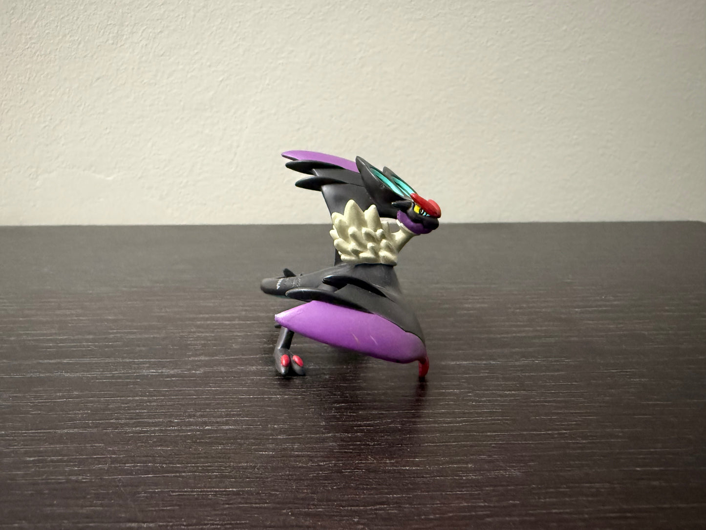 NOIVERN ALTERNATIVE POSE - FIGURE TOMY