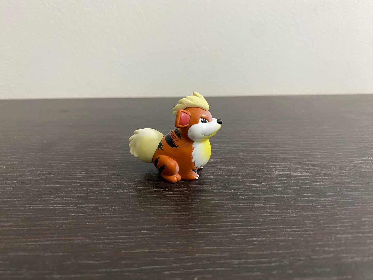 GROWLITHE - FIGURE TOMY CGTSJ