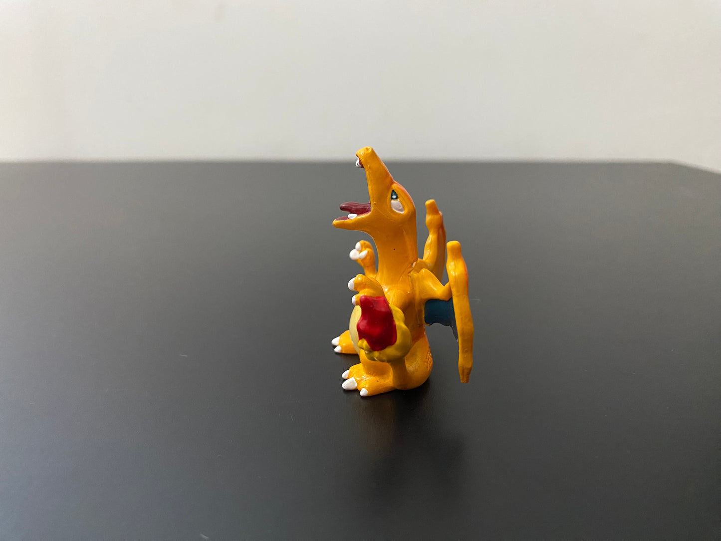 CHARIZARD - FIGURE TOMY CGTSJ