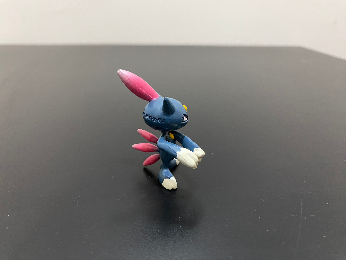 SNEASEL ALTERNATIVE POSE - FIGURE TOMY CGTSJ