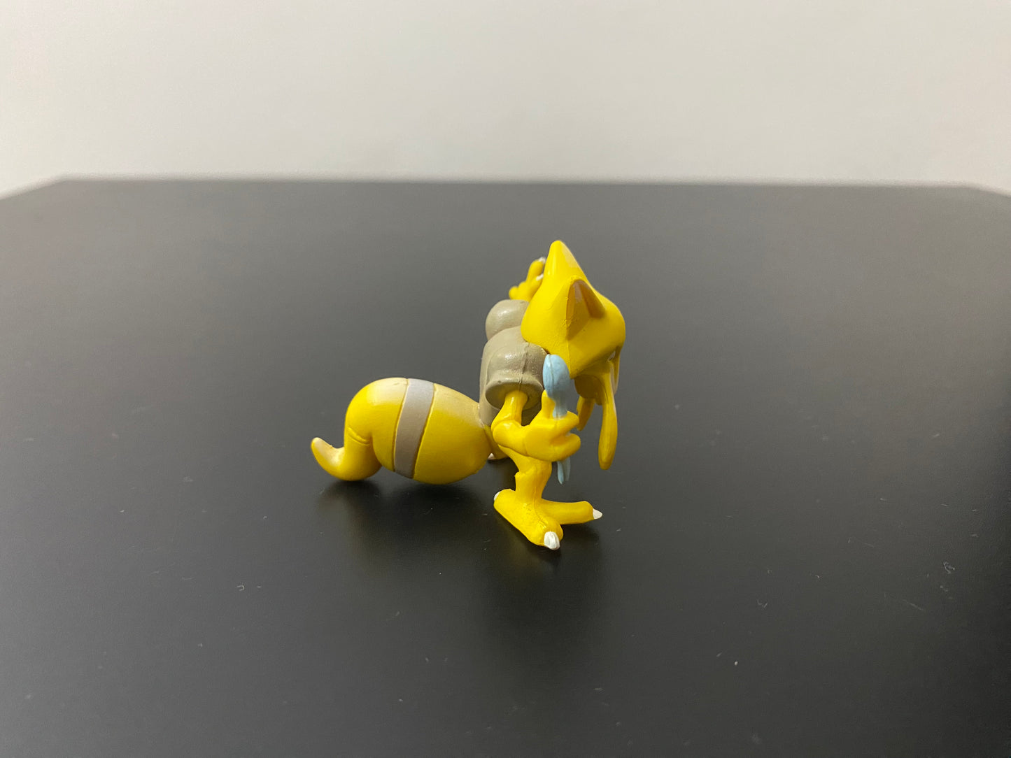 KADABRA - FIGURE TOMY CGTSJ