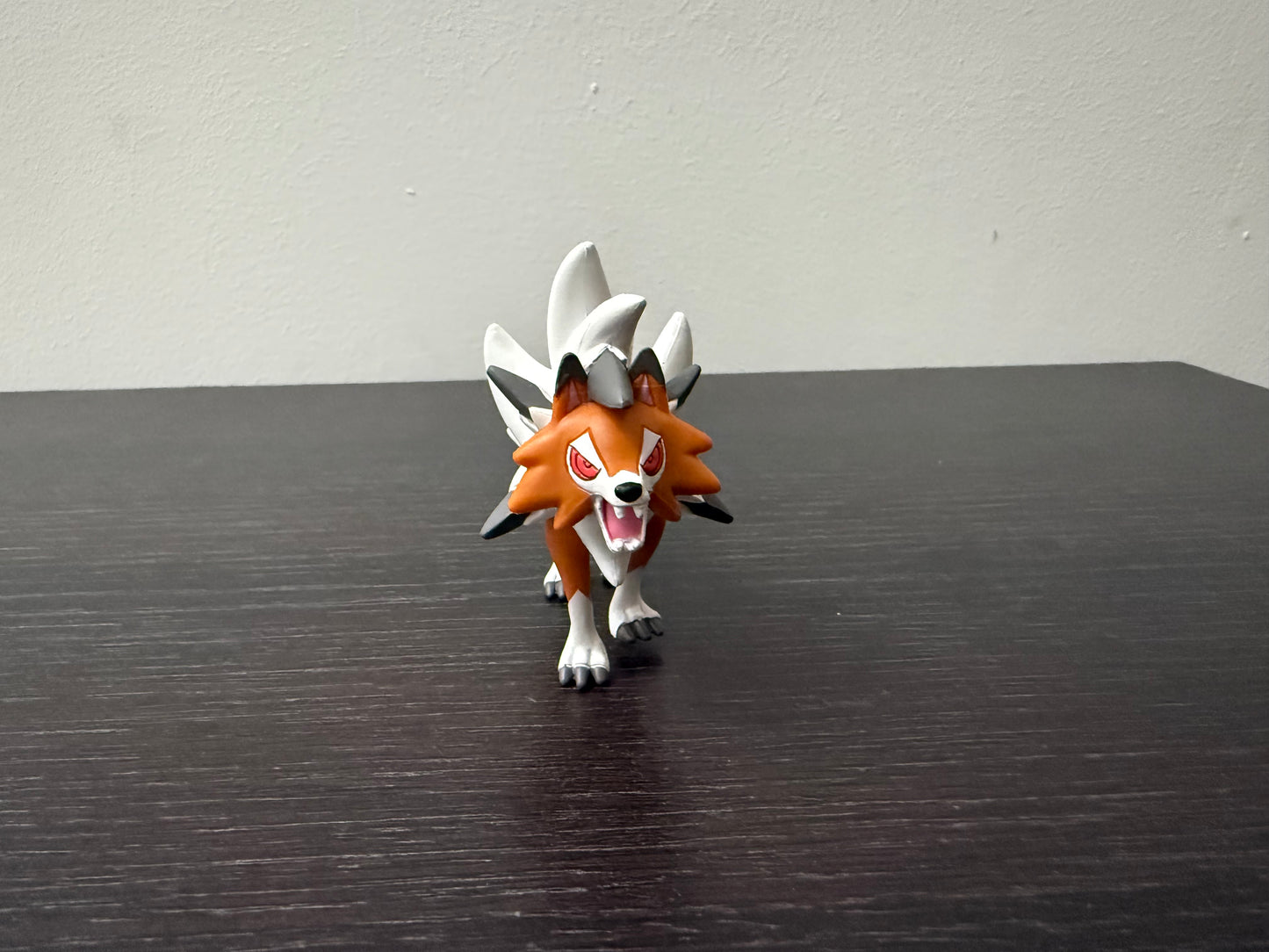 LYCANROC DUSK FORM HYPER SIZE - FIGURE TOMY