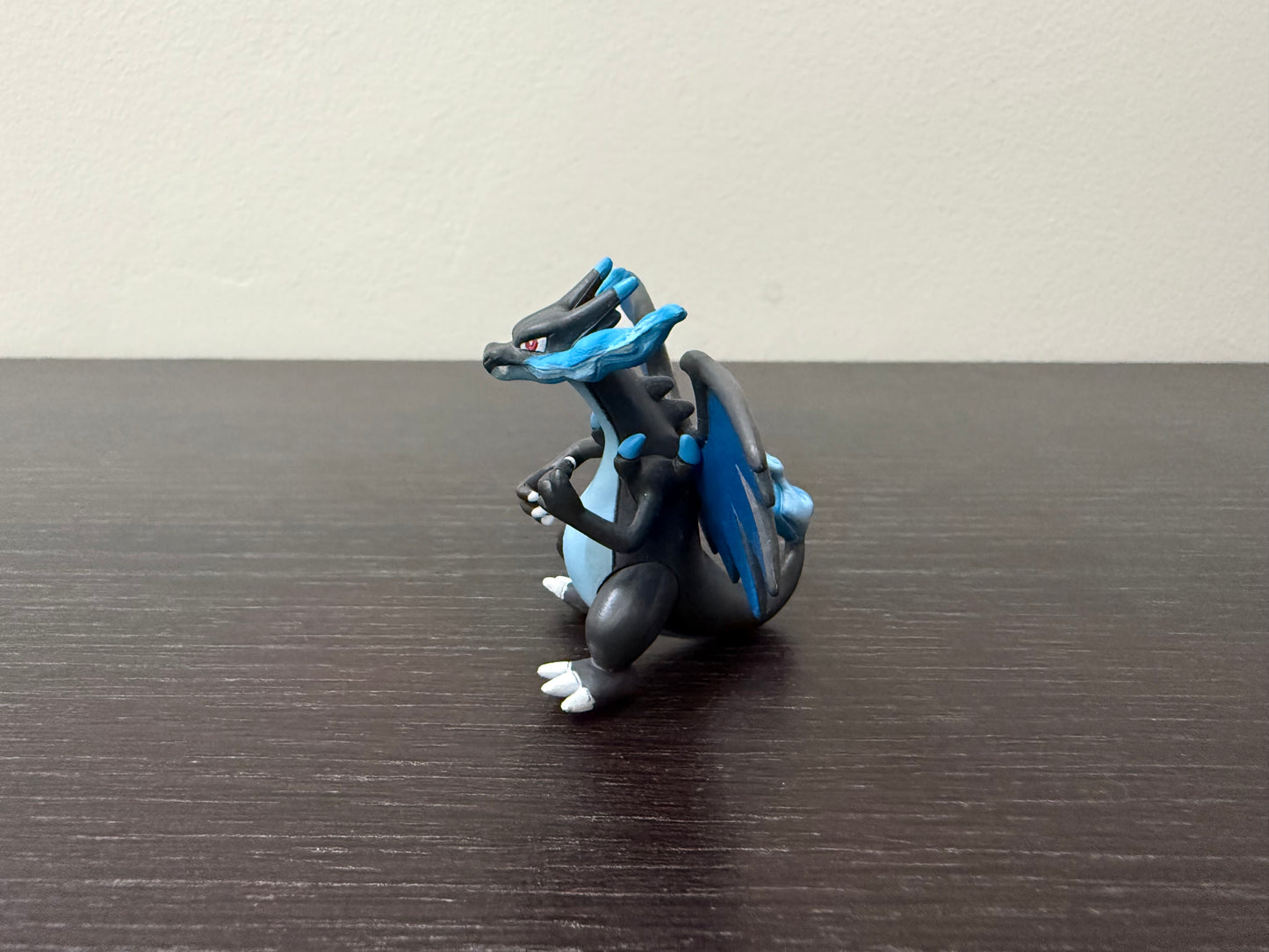 MEGA CHARIZARD X - FIGURE TOMY