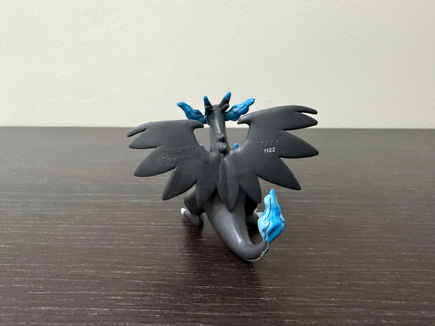 MEGA CHARIZARD X - FIGURE TOMY